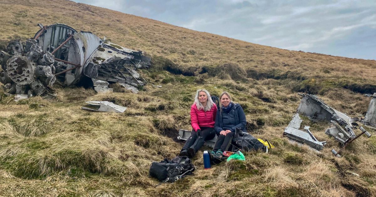 Creepy plane wreckage left abandoned on mountain discovered by two walkers