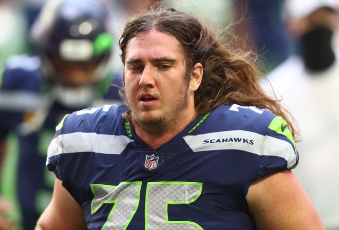 Chad Wheeler ‘no longer with’ Seahawks after domestic violence charge