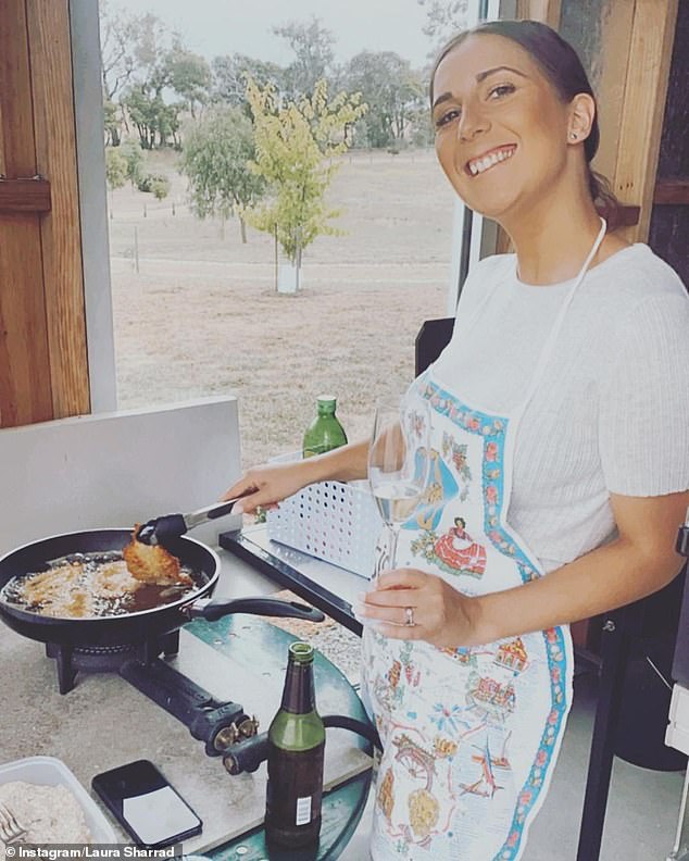 MasterChef runner-up Laura Sharrad shares photo of Adelaide Hills bushfires near family home