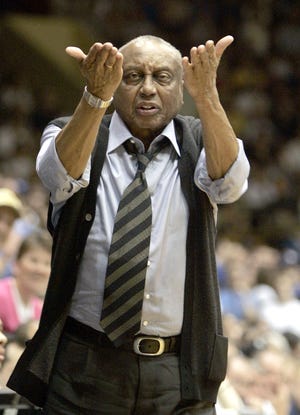 John Chaney, ex-Temple Owls basketball coach, dies at 89 - News Wire ...