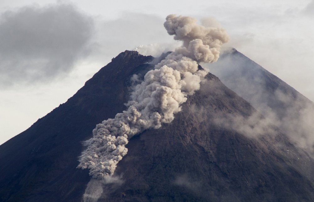 Indonesian Merapi Volcano Eruption Unleashes River of Lava