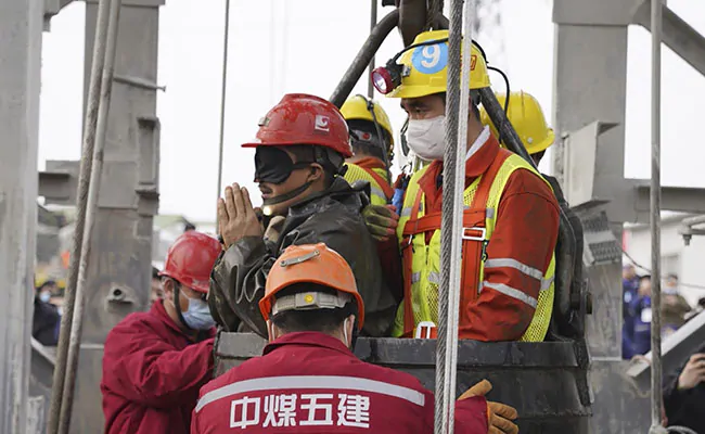 Trapped Chinese Miners Rescued After 2 Weeks