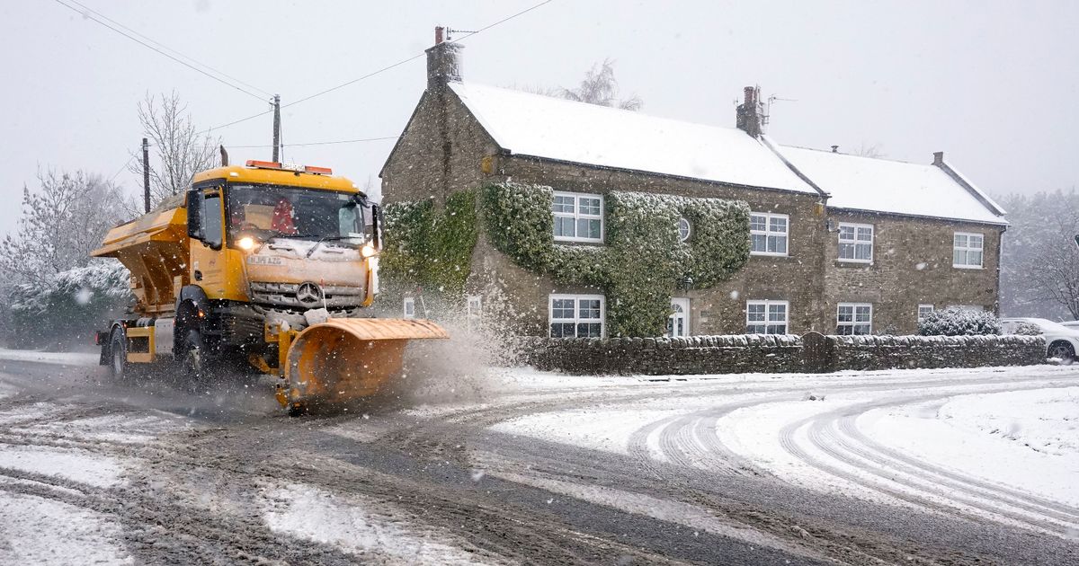 UK weather: Met Office warns of snow tonight as temperatures fall to -11C