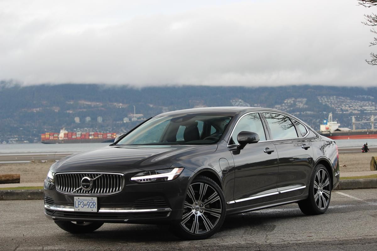 2021 Volvo S90 Recharge not just high-tech, itâ€™s a fun drive, too