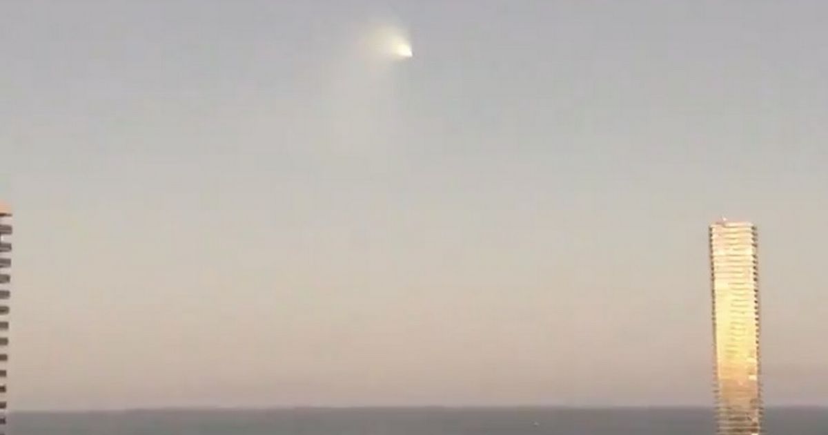 Hundreds captivated by strange ‘UFO’ which turned out to be navy missile test