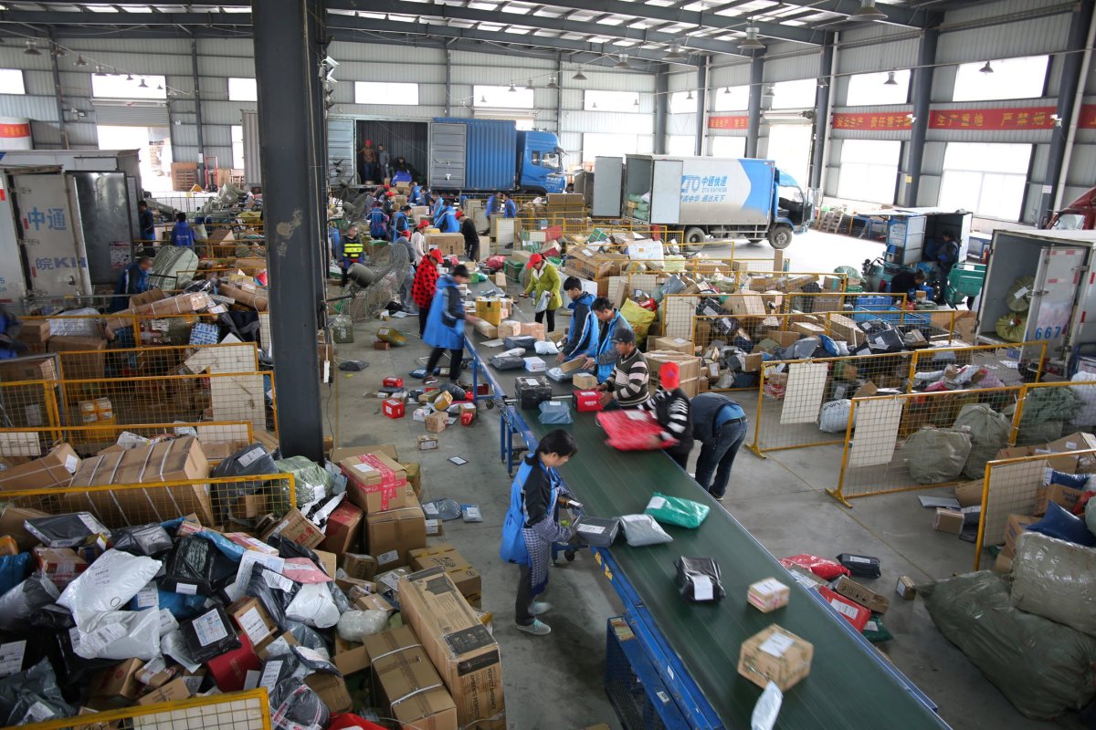 Chinese send 365 million parcels during holiday