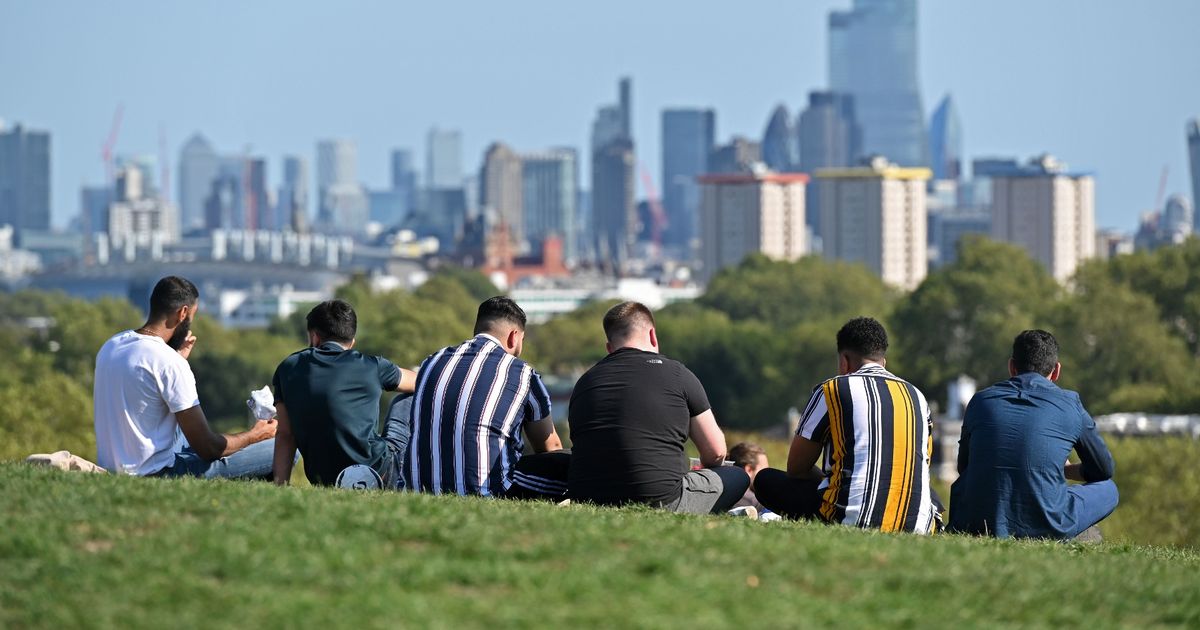 UK weather: ‘Spanish plume’ of hot air to send temperatures as high as 17c this weekend