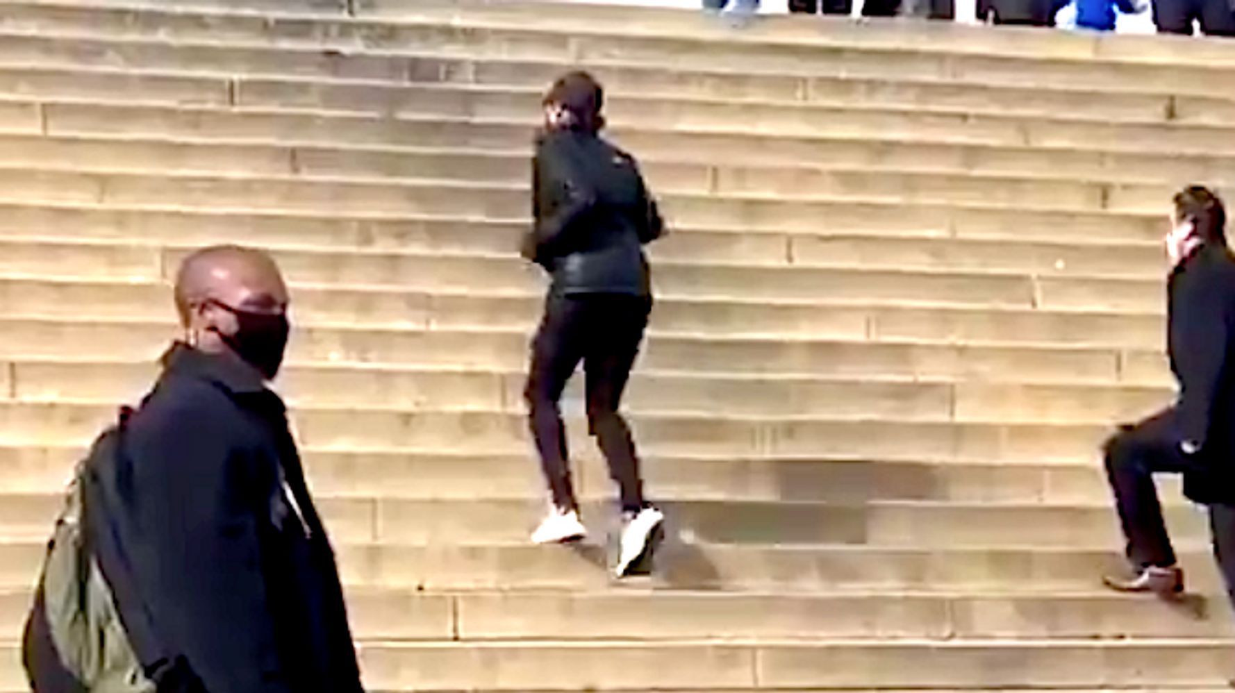 Kamala Harris Runs Up Lincoln Memorial Steps In Viral Video