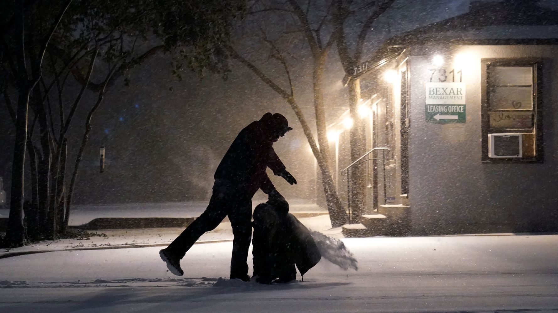 Over 1.5 Million Texans Without Power As Snow, Ice Blanket Southern Plains