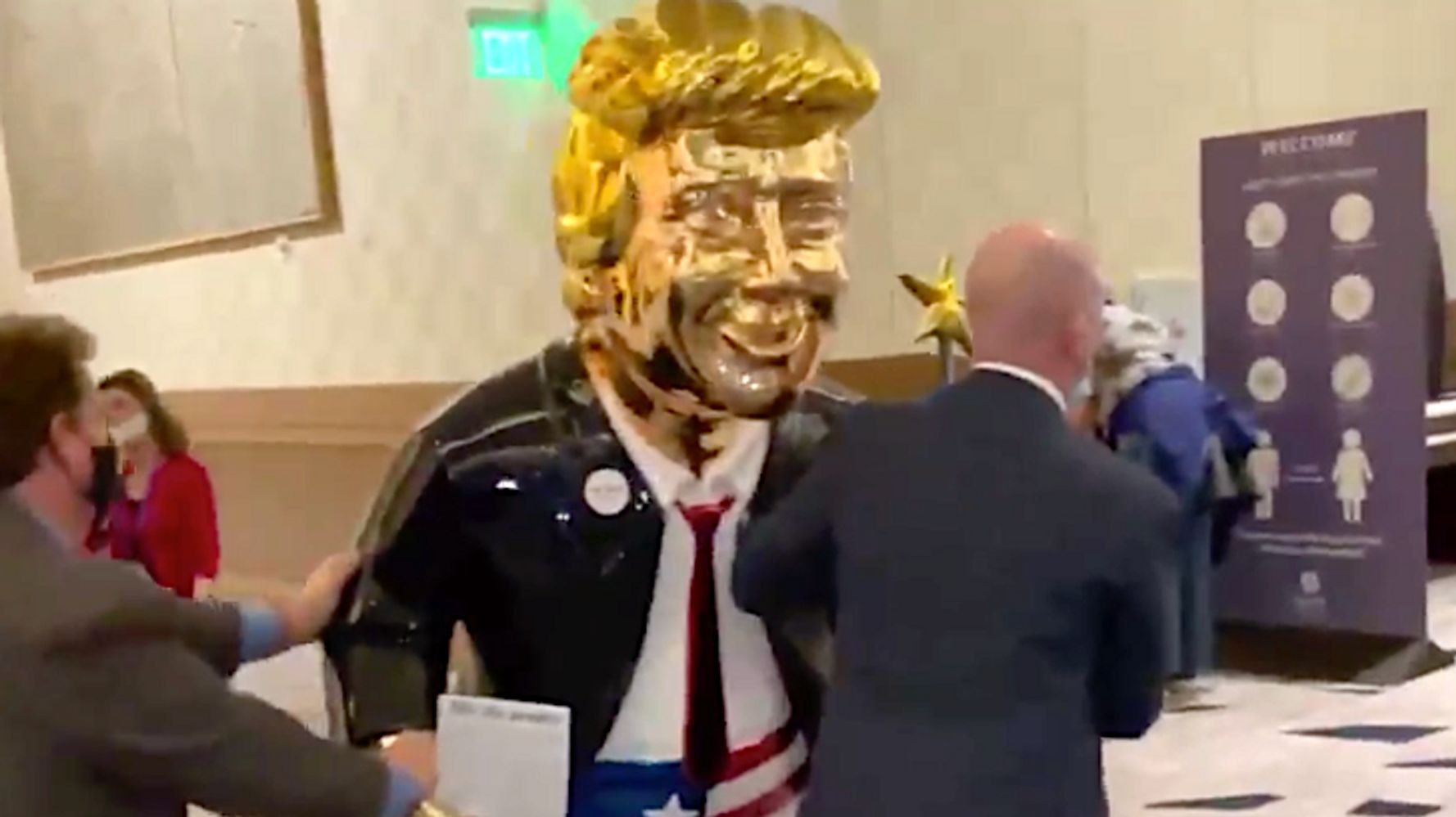 Golden Donald Trump Statue At CPAC Has Twitter Warning Idol Worshippers