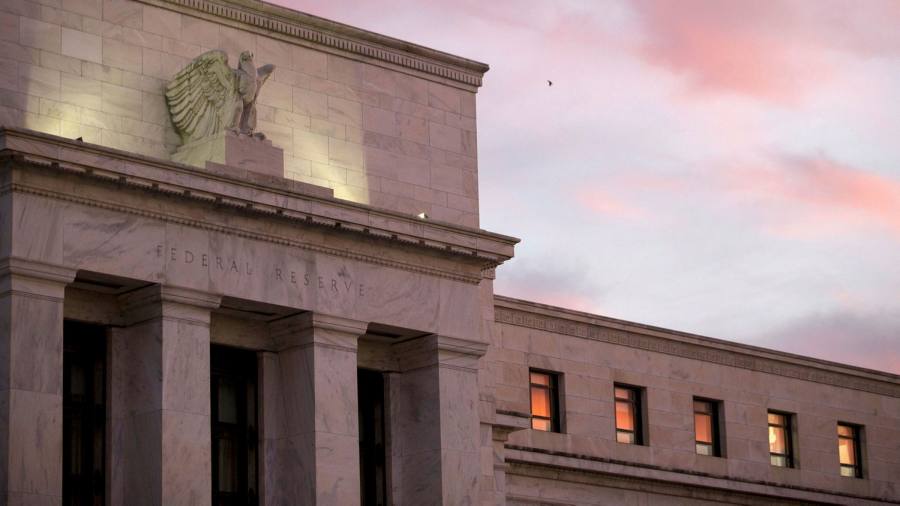 Fed needs to ignore â€˜taper tantrumsâ€™ and let longer rates rise