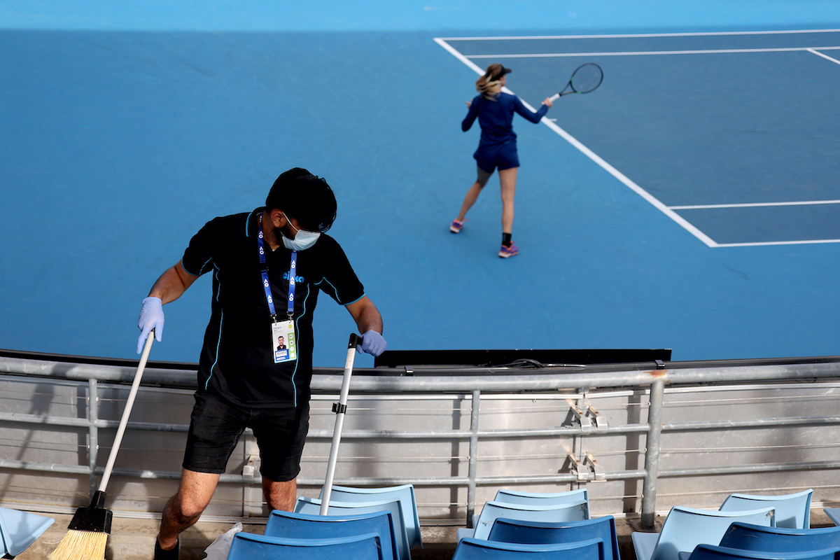 Hundreds isolated, tested before Australian Open