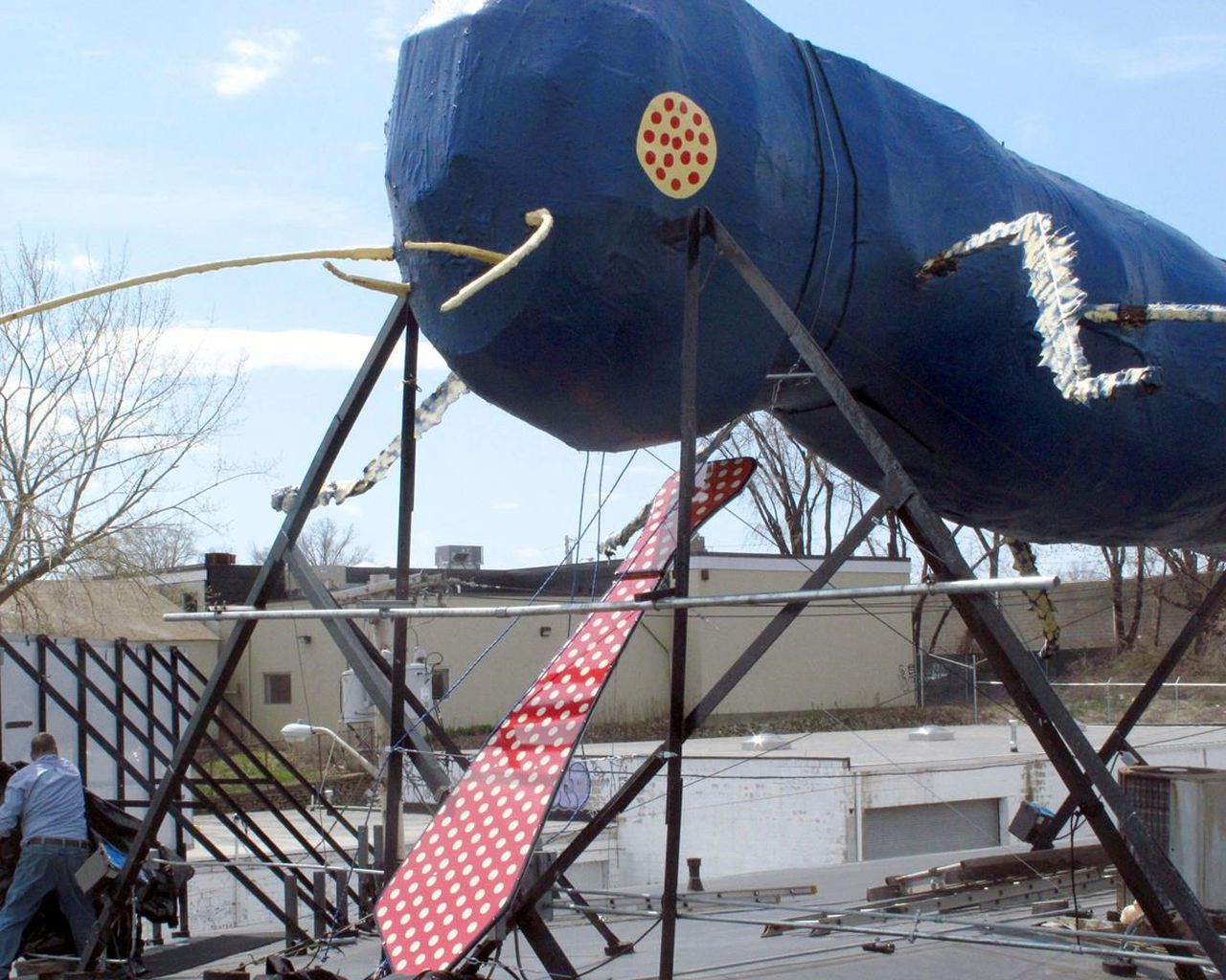 Creator of RIâ€™s beloved Big Blue Bug landmark dies at 88