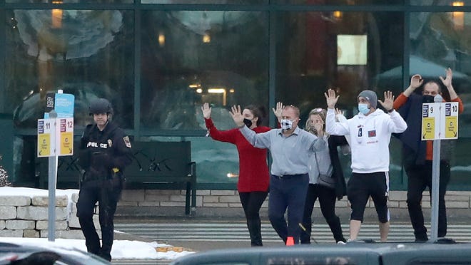 Fox River Mall shooting in Wisconsin: Police identify 17-year-old suspect