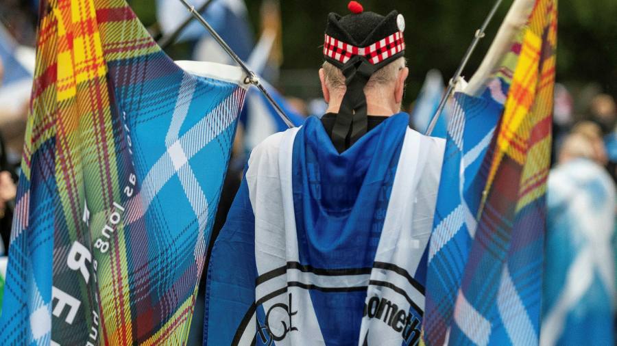 Independence would cost Scotland far more than Brexit, study finds