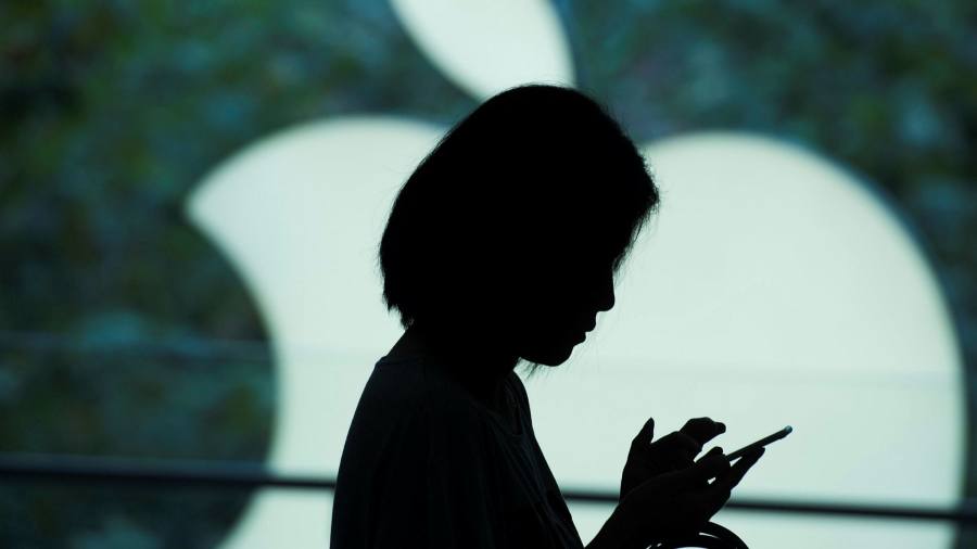 Apple warns Chinese apps not to dodge its new privacy rules