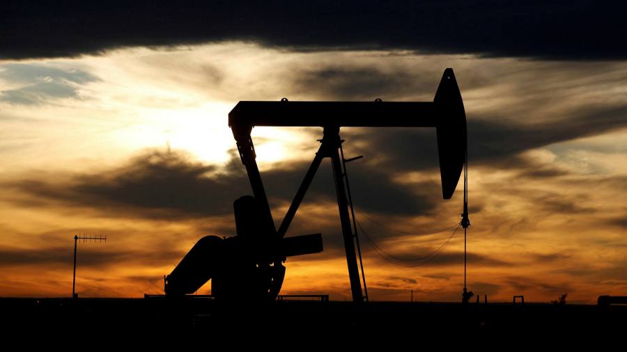 Banks stand firm on calls for oil â€˜supercycleâ€™ even as price drops