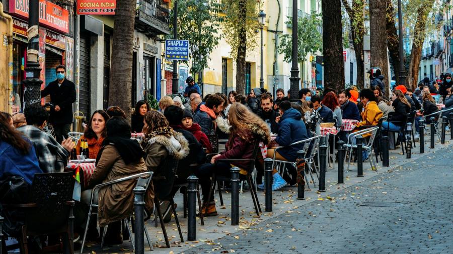 French lockdown escapees party in Madrid