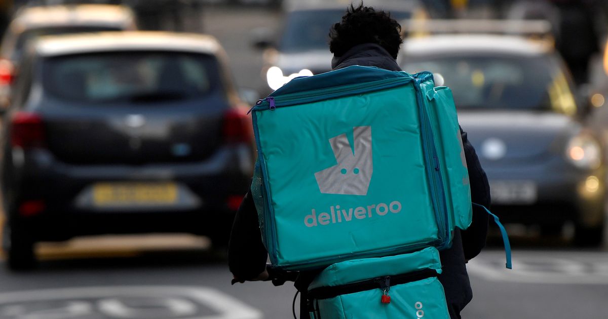 Desperate Deliveroo riders ‘pooing in public while waiting to collect food orders’