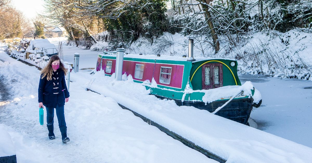 UK Weather: Cold snap to freeze Brits at -4C after 70mph winds batter the country