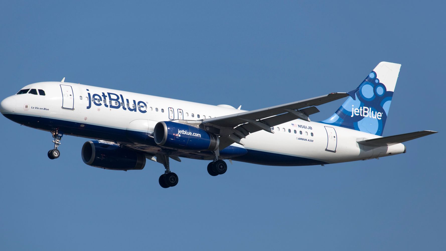 Maskless, Boozing JetBlue Passenger Faces ,500 Fine