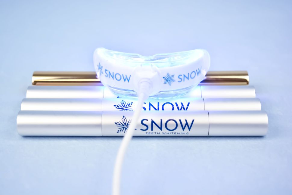 Snow Teeth Whitening Review 2021: Read Before Buying