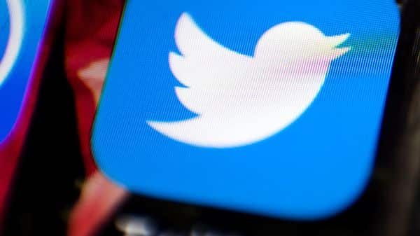 Russia restricts Twitter speed over banned content