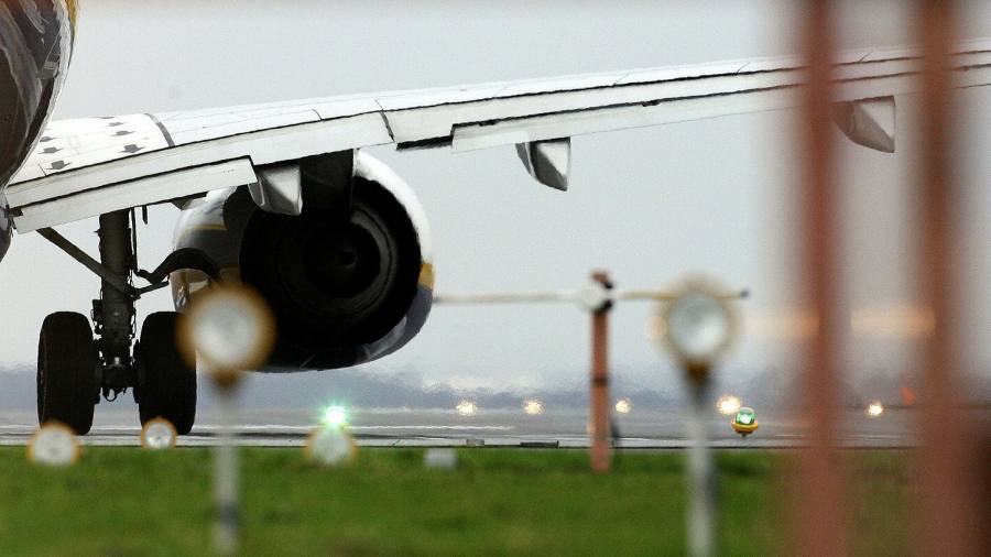 Aviation industry carbon scheme highly flawed, Brussels warned