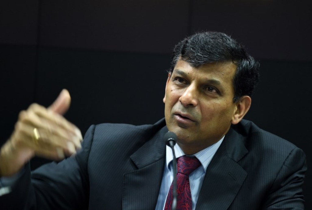 India ex-RBI chief doubts  trillion economy goal