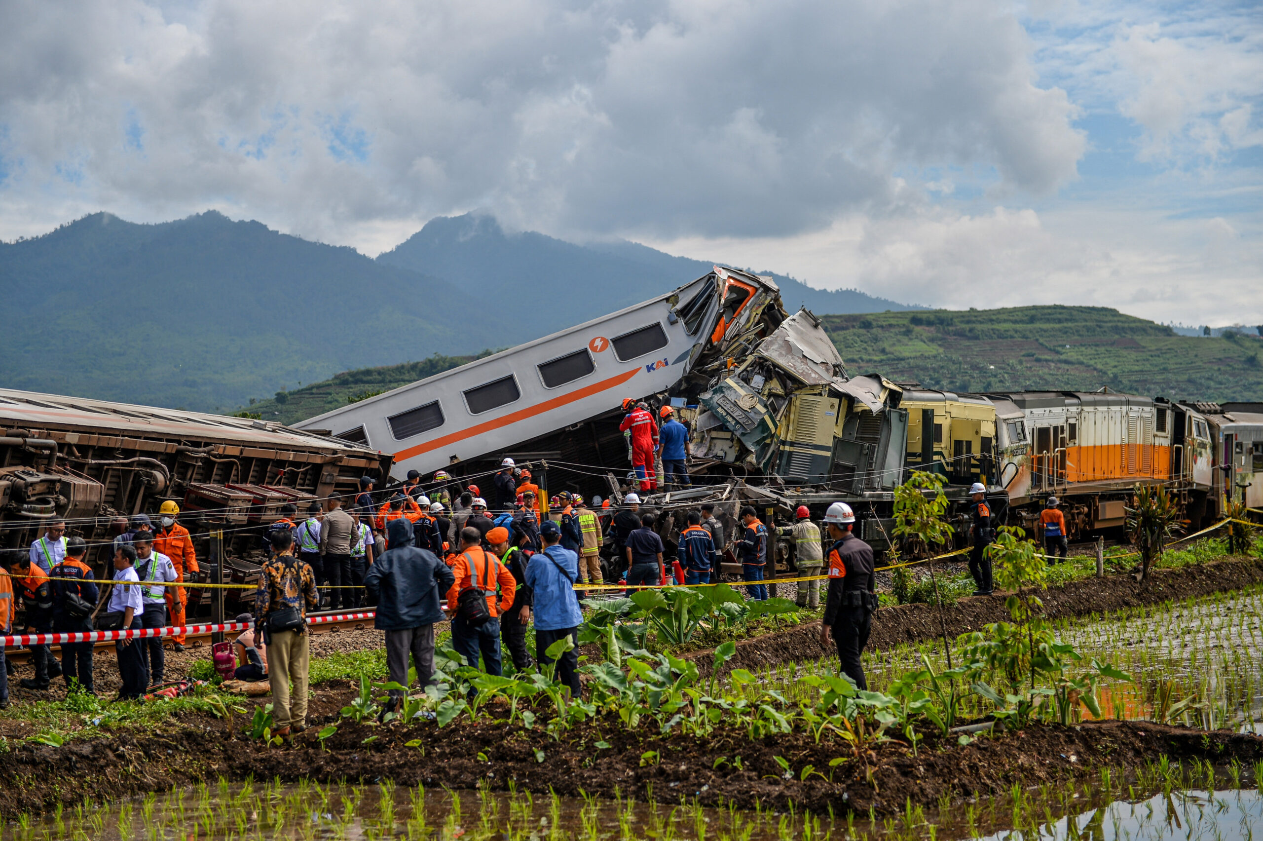 4 Dead, 22 Injured in Indonesia Train Collision