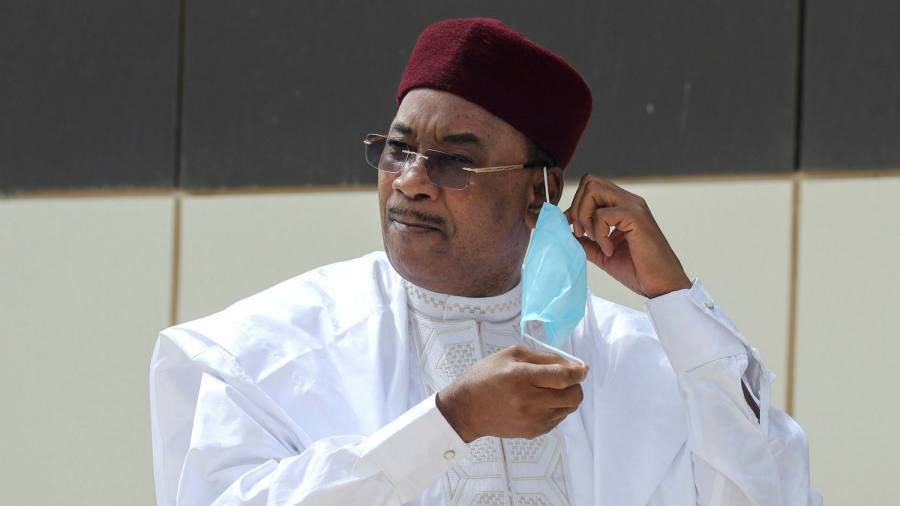 Niger president Issoufou wins m leadership prize