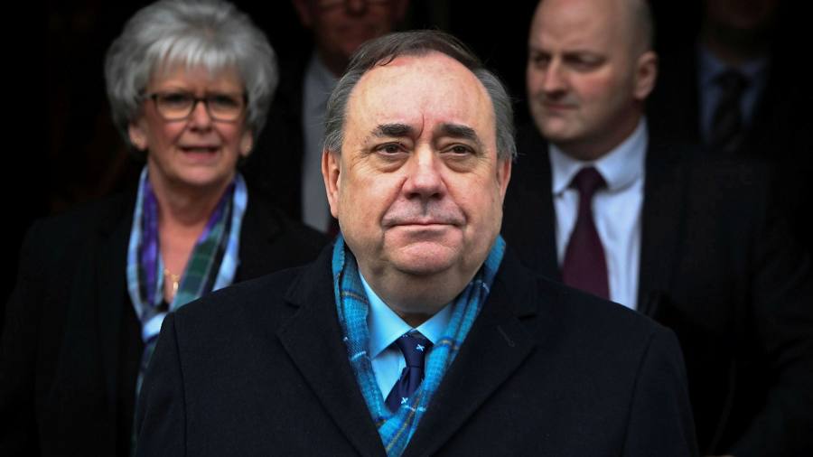 Scottish government to hand over 2018 legal advice on Salmond probe