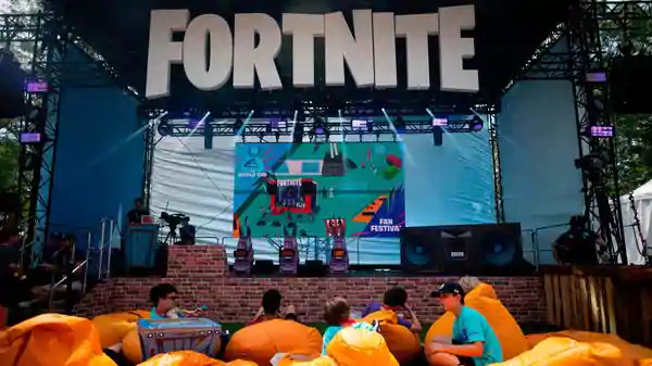 Fight between â€˜Fortniteâ€™ creator and Apple reels in more tech players