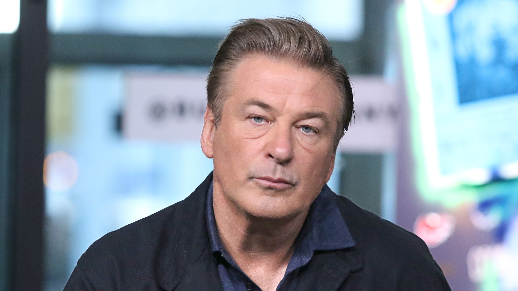 Alec Baldwin Quits Twitter Again Amid Fallout From Gillian Anderson Dig