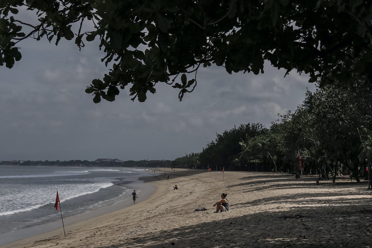 Bali starts drive-thru jabs for hospitality staff