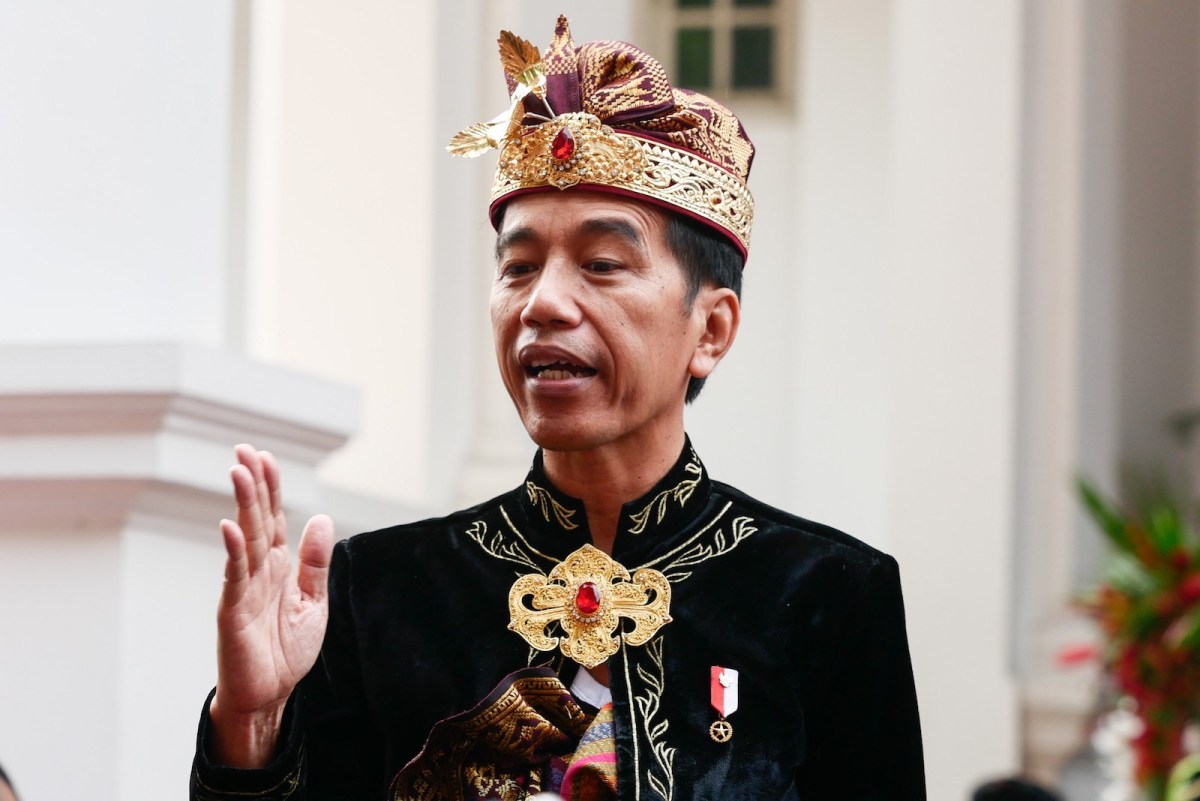 Political maneuvers hint at possible Widodo third term